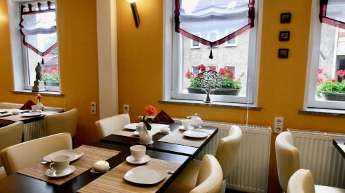 Eisenach House | Experience Comfort at Pension Metilstein with Spa & Hot Tub