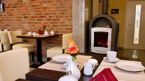 Eisenach House | Experience Comfort at Pension Metilstein with Spa & Hot Tub