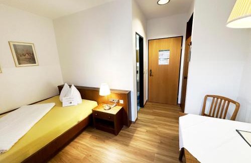Graz-Straßgang House | Family-Friendly Retreat at Frühstückspension Meyer