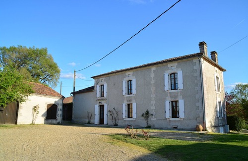 Bors de Montmoreau House | Idyllic Country House with Private Heated Pool & Ocean View