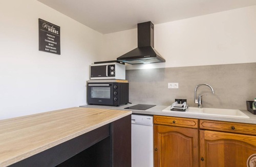 Vierville Cottage | Gite Carentan les Marais: Pet-Friendly Retreat with Spa