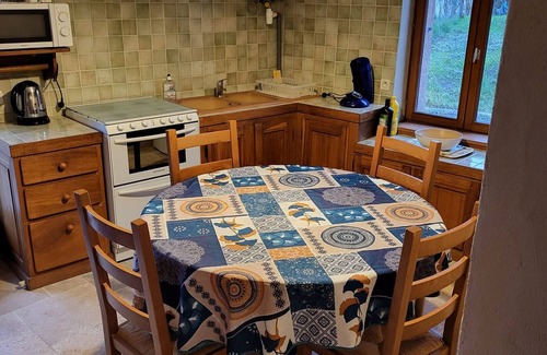 Rosnay Cottage | Inviting Gite de Brenne - Perfect for Families & Pets