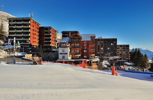 Gouaux-de-Larboust Apartment | Cozy 1-Bedroom Apartment for 6 with Pet-Friendly Amenities