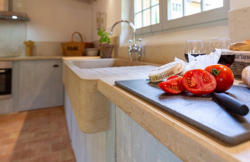 Fleurac House | Discover Clos du Peuch: Tennis Courts & Outdoor Fun