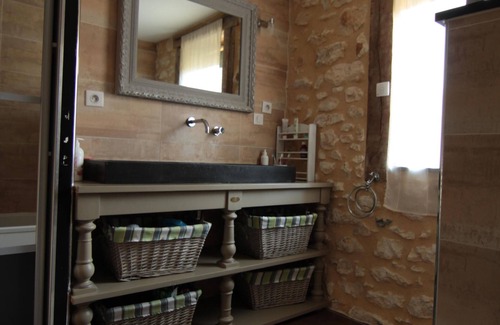 Rouffignac-Saint-Cernin-de-Reilhac House | Inviting Home in Black Périgord with Private Pool & Spa