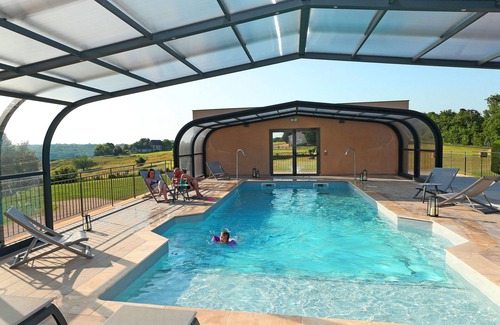 Rouffignac-Saint-Cernin-de-Reilhac House | Family-Friendly Camping with Pool and Top Guest Rating