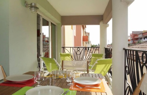 Saint-Cyr-sur-Mer Apartment | Enjoy Oceanfront Bliss at Le Madrilène by Interhome