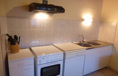 Saint-Geneys-pres-Saint-Paulien Cottage | Cozy Gite Saint-Geneys with Spa & Family Amenities