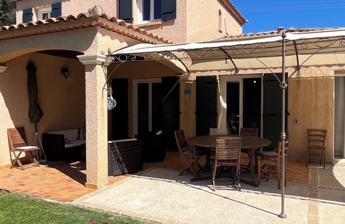 Saint-Maximin-la-Sainte-Baume Villa | Exquisite Villa with Private Pool in the Heart of Provence