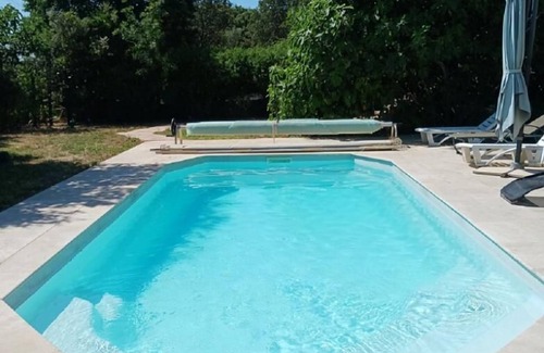 Saint-Maximin-la-Sainte-Baume House | SOUS LE FIGUIER, gîte with shared pool