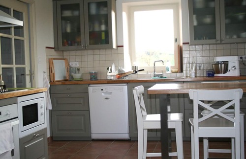 Saint-Quentin-sur-Sauxillanges House | Gîte Naole: Bright Retreat with Pool & Family Amenities