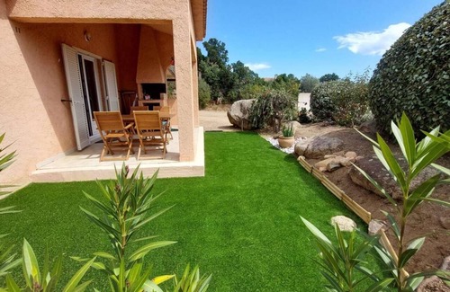 Pinarellu House | Relaxing SUARA: Poolside Retreat Steps from the Beach