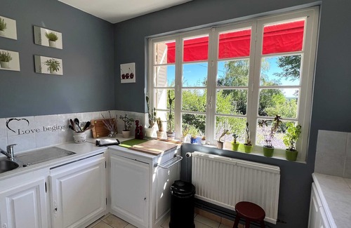 Sorges-et-Ligueux-en-Perigord Villa | Villa with swimming pool and a vast landscaped park. For 6 to 14 travelers.