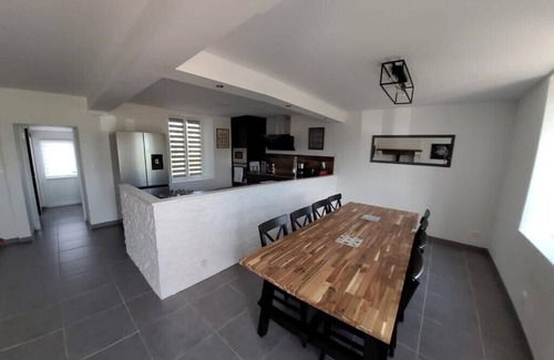 Saint-Marcouf House | Pet-Friendly Maison Chaleureuse Near Beach & Historic Sites
