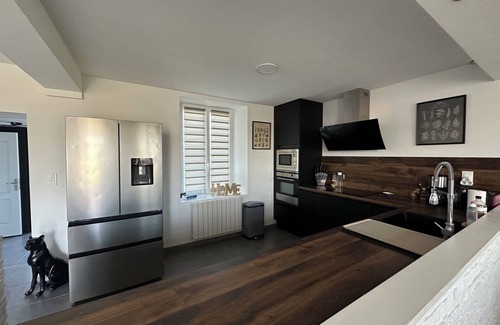 Saint-Marcouf House | Pet-Friendly Maison Chaleureuse Near Beach & Historic Sites