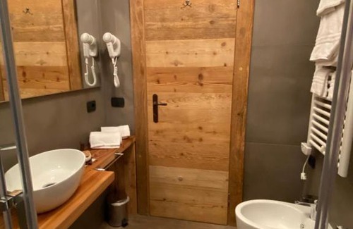 Domegge di Cadore Bed & Breakfast | Experience Fra Rose e Mughi: Ocean View Family Retreat