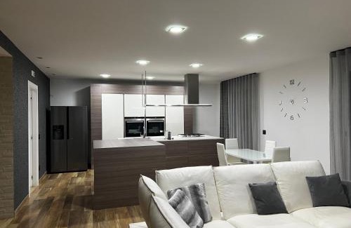 Fragagnano Apartment | Elegant Fragagnano Home: Family & Pet-Friendly Retreat
