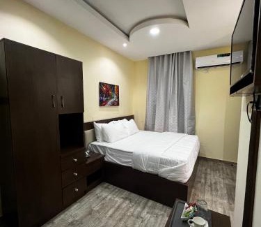 Ibadan Hotel | Cozy Fragrance Apartments & Suites with Oceanfront Views