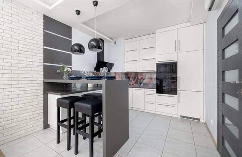 Grzegorzki Apartment | Francesco Nullo 42/26: Pet Friendly with Family Amenities