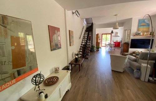 Zona LIII Tomba di Nerone Apartment | Pet-Friendly Francigena House with Oceanfront Views