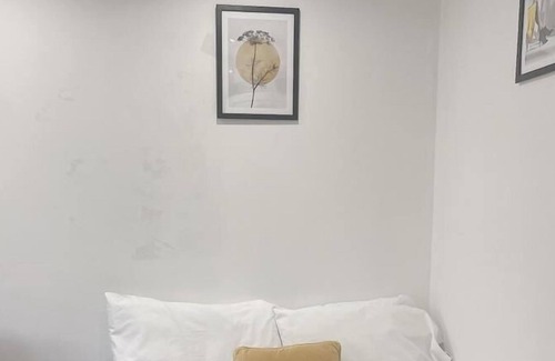 Smethwick House | Francis House Accommodation
