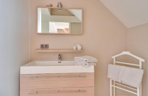 Sint-Huibrechts-Lille House | Oceanfront Franciscushof: Guest Rated 9.3/10 Stay