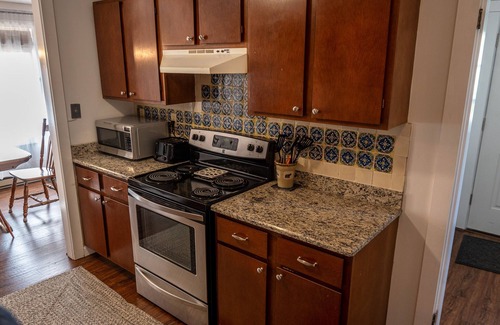 Franconia Apartment | Family-Friendly 2BR Ski Retreat near Cannon Mtn, Pets Welcome!