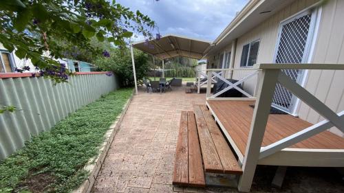 Jurien Bay House | Pet-Friendly Frangipani Cottage: Family Retreat Awaits