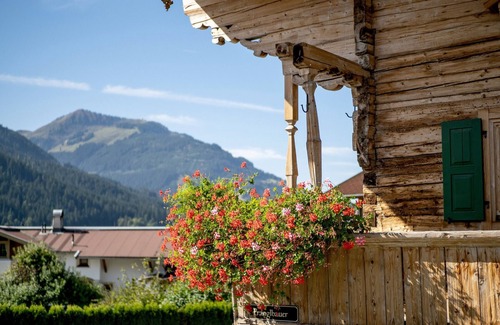 Kitzbuehel Apartment | Guest Rated 10/10: Frangl Modern Apartment with Kitchen