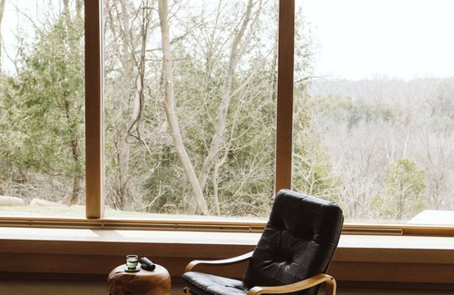 Branch House | Frank Lloyd Wright student designed mid-century modern riverfront home