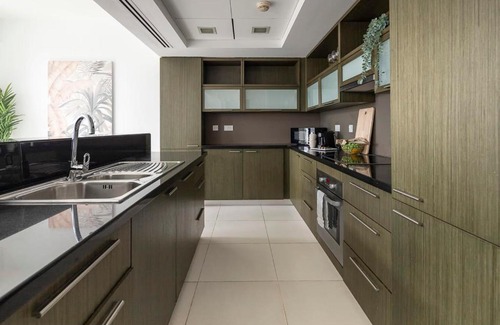 Downtown Dubai Apartment | Relax at Frank Porter - The Lofts Central with Pool Access