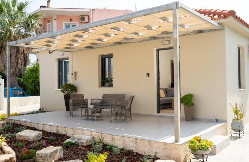 Khelmata House | Family-Friendly Frank's Place with Private Parking & 9.9 Rating