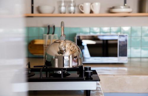 Frankfort Apartment | Family-Friendly Frankfort Self Catering with Kitchen & Breakfast