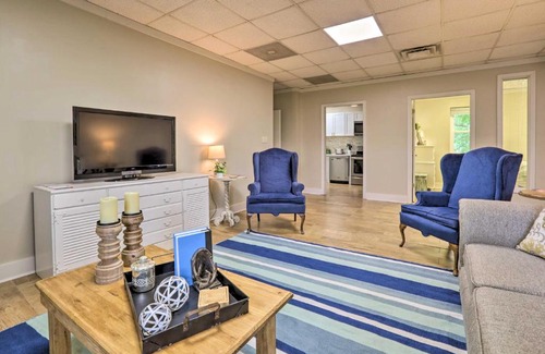 Frankfort House | Convenient Frankfort Townhome Near Downtown and Parks