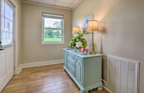 Frankfort House | Convenient Frankfort Townhome Near Downtown and Parks