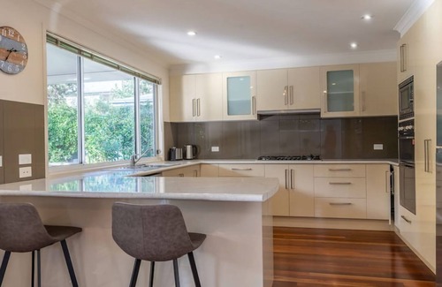 Callala Beach House | Frankies Place - Oceanfront Coastal Home with Top Ratings