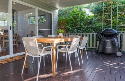 Callala Beach House | Frankies Place - Oceanfront Coastal Home with Top Ratings