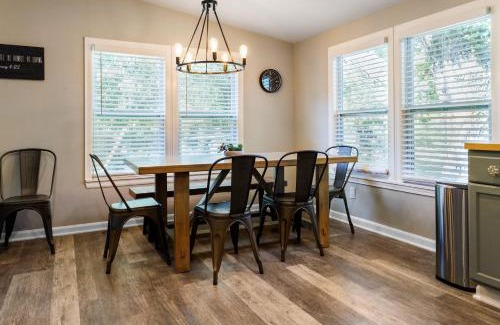 Franklin House | Franklin 4BR Escape, BBQ, Fire Pit, Sleeps 15