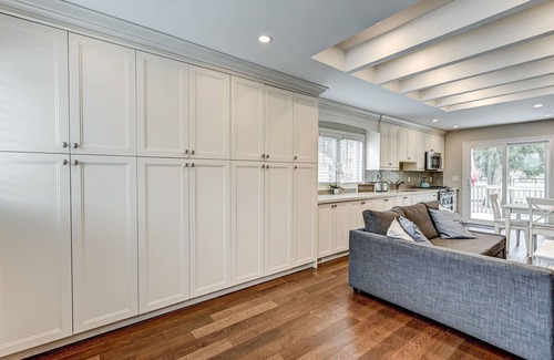 Jacksons Point Cottage | Discover Franklin Beach House: Oceanfront Retreat in Jackson's Point
