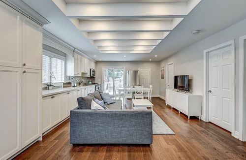 Jacksons Point Cottage | Discover Franklin Beach House: Oceanfront Retreat in Jackson's Point