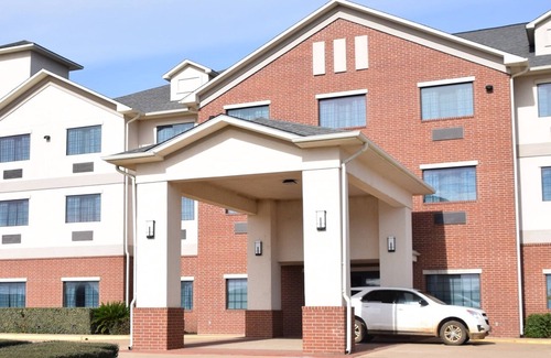 Franklin Hotel | Discover Franklin Inn and Suites: Rated 8.8 with Pool & Breakfast