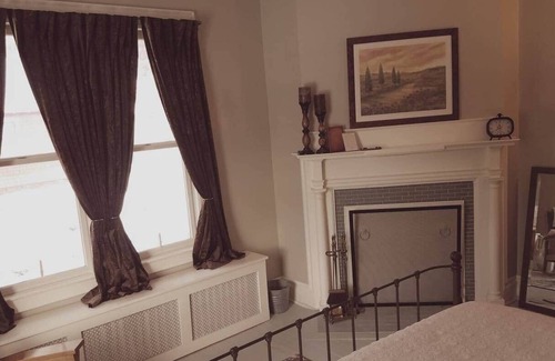 Saranac Lake Bed & Breakfast | Relax at Franklin Manor - King Suite with Ocean View