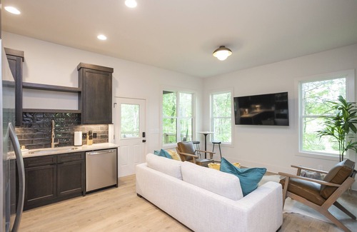 Franklin House | Discover Franklin's Best Hideaway: Guest Rated 9.8/10