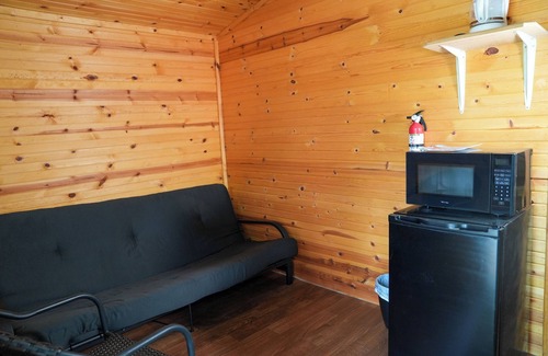 Sunrise Beach Cabin | Top-Rated Family Retreat at Franky and Louie's Cabin 3