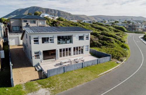 Franskraal House | Beachfront Retreat at Franskraal Heaven-On-Sea