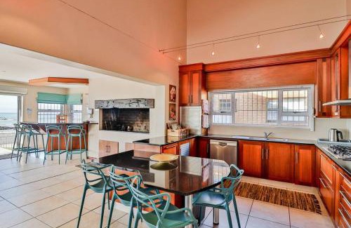 Franskraal House | Beachfront Retreat at Franskraal Heaven-On-Sea