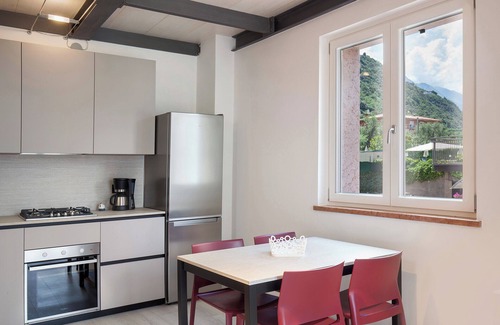 Campagnola Apartment | Frantoio a Monte: Pet-Friendly Retreat with Spa & Breakfast