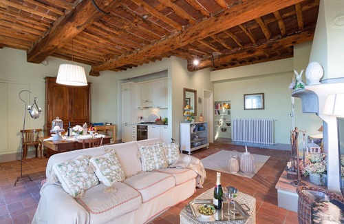 Capannori Villa | FRANTOIO: Romantic Farmhouse Apartment with Scenic Terrace
