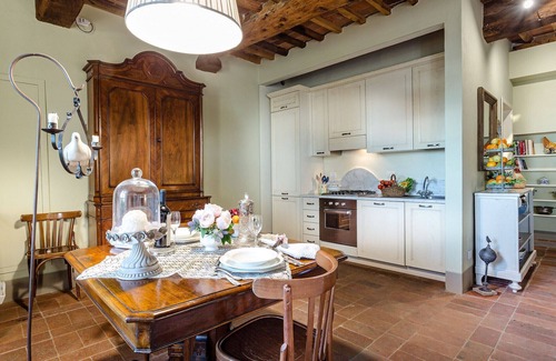 Capannori Villa | FRANTOIO: Romantic Farmhouse Apartment with Scenic Terrace