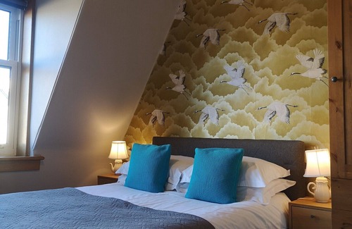 Leith House | Exceptional Fraoch House - Family-Friendly with Breakfast Included